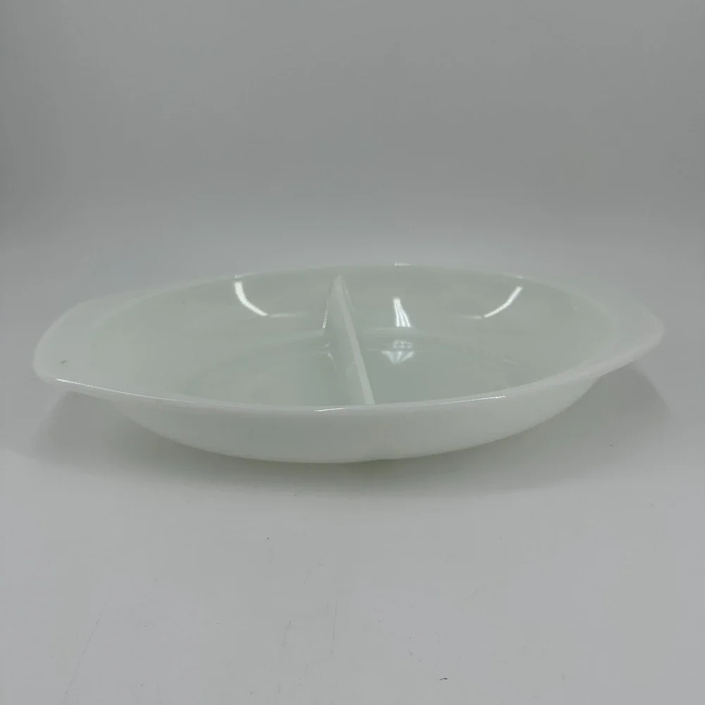 Vintage Pyrex White Divided Oval Serving Dish 1.5 Qt USA Mid‎ Century